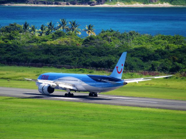 Boeing 787-9 Dreamliner (G-TUIJ)