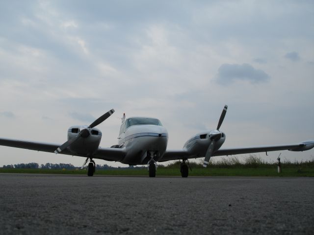 Piper PA-30 Twin Comanche (N7998Y)