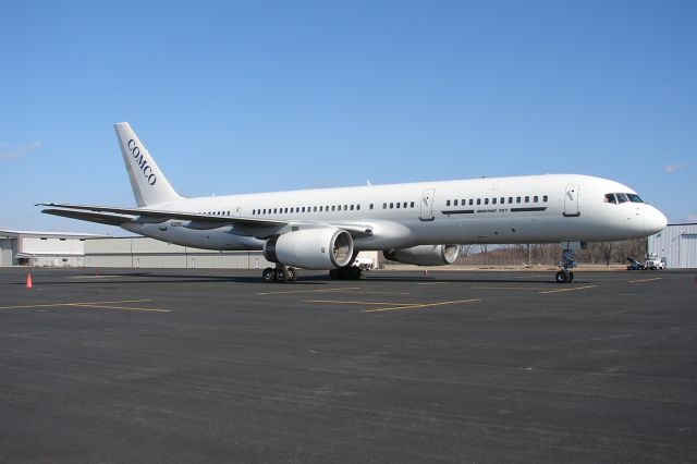Boeing 757-200 (N226G)