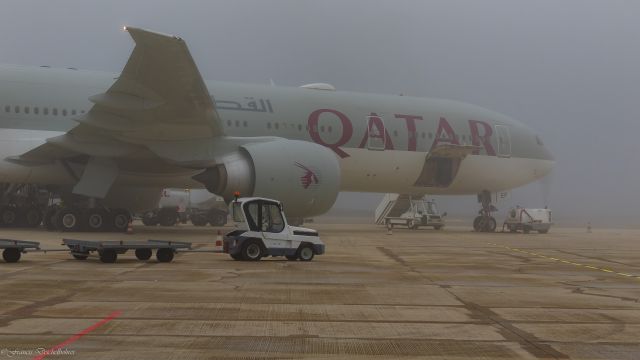 Boeing 777-200 (A7-BEP)