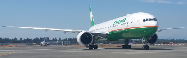 BOEING 777-300 (B-16723) - Pulling into gate at SeaTac