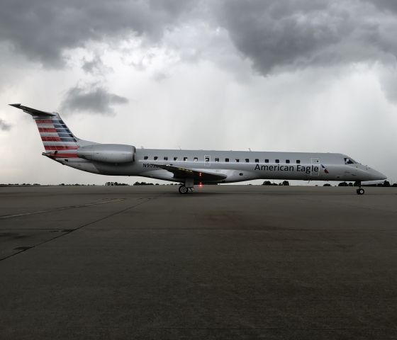 Embraer ERJ-145 (N902BC)