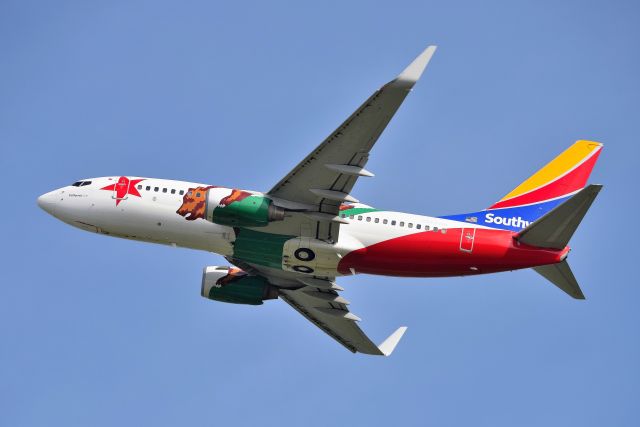 Boeing 737-700 (N943WN) - 23-R departure 06-29-30