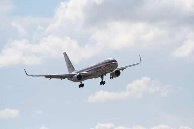 Boeing 757-200 — - Windy day...