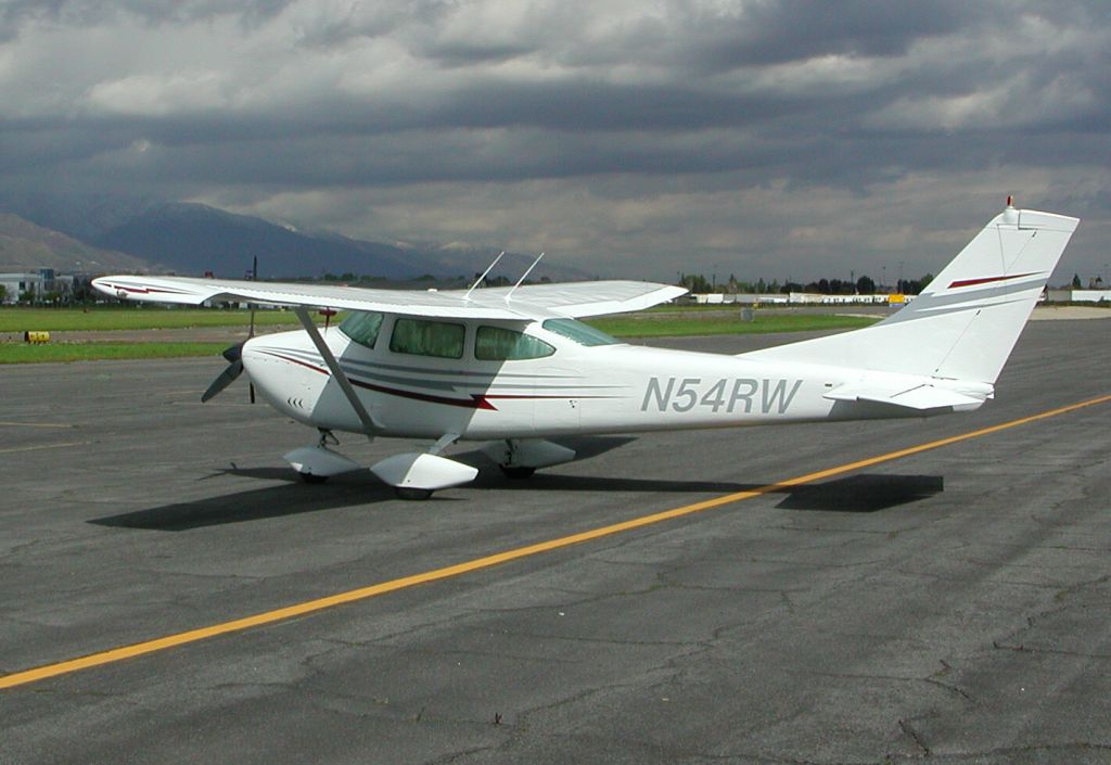 Cessna Skylane (N54RW)