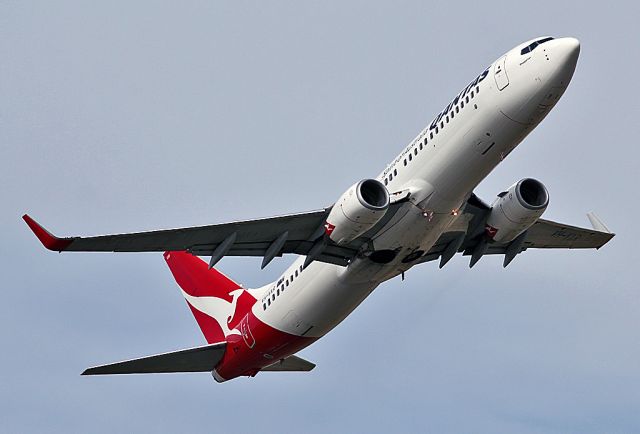 Boeing 737-800 (VH-VXR) - QANTAS - BOEING 737-838 - REG VH-VXR (CN 33724/1340) - ADELAIDE INTERNATIONAL AIRPORT SA. AUSTRALIA - YPAD (18/1/2015)