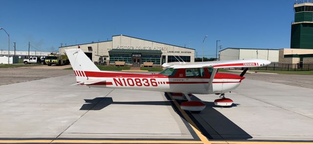 Cessna Commuter (N10836)