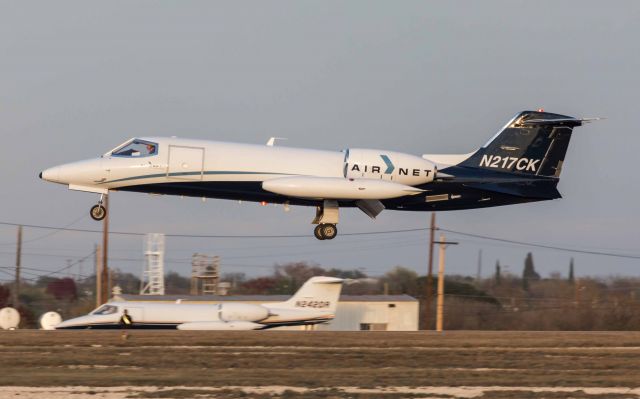 Learjet 35 (N217CK)