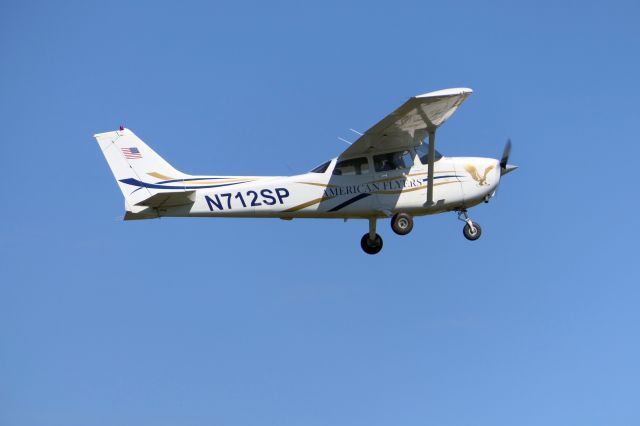 Cessna Skyhawk (N712SP)