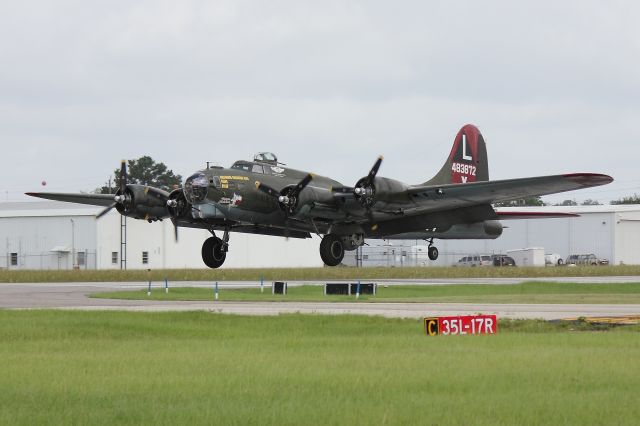 Boeing B-17 Flying Fortress (N7227C)