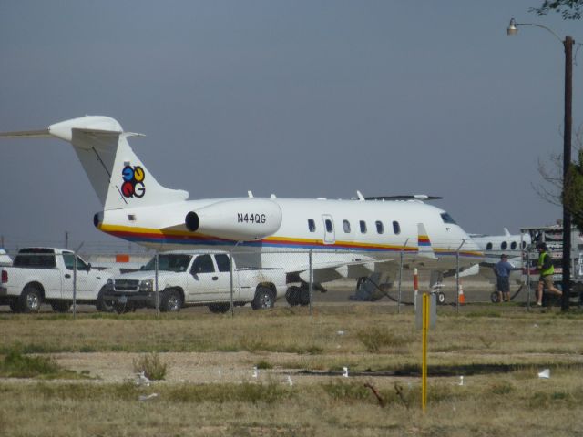 Bombardier Challenger 300 (N44QG)