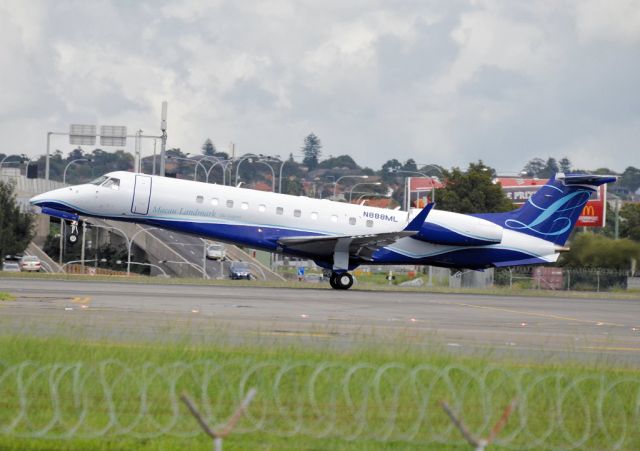 Embraer Legacy 600/650 (N888ML)