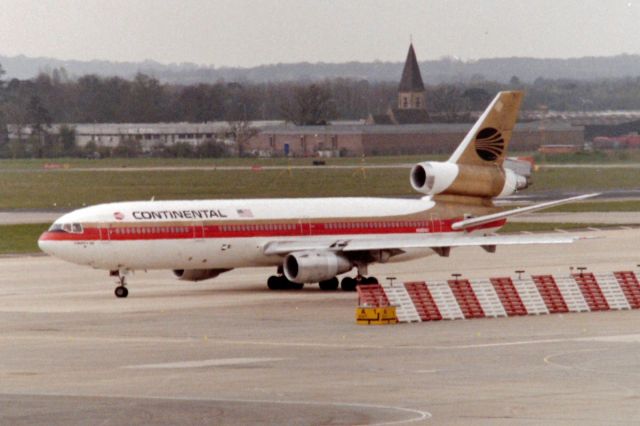 McDonnell Douglas DC-10 (N68060) - 3br / Continental Airlines McDonnell Douglas DC-10-30, N68060 LGW/EGKK June 1984.