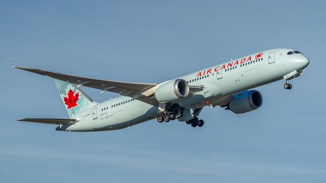 Boeing 787-9 Dreamliner (C-FGDT) - ACA791 climbs off runway 06L and heads to Los Angeles