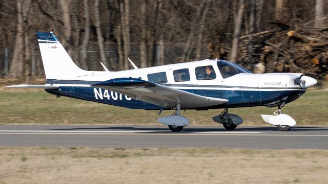 Piper Saratoga (N40784) - N40784 slowing down on College Park Airport's runway 15 after a flight from Fort Wayne