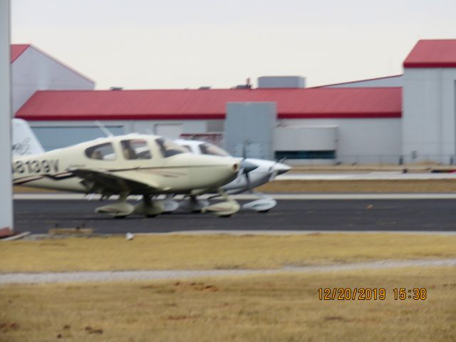 Cirrus SR-22 (N8139V)