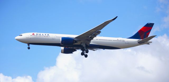 Airbus A330-900 (N407DX) - CDG-SEA   3-12-2021