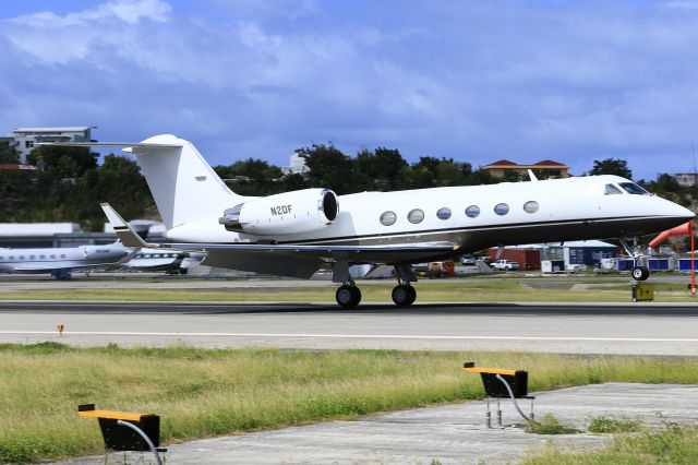 Gulfstream Aerospace Gulfstream IV (N2DF) - N2DF landing at St Maarten