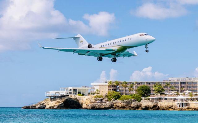 Bombardier Global Express (PS-CFG)