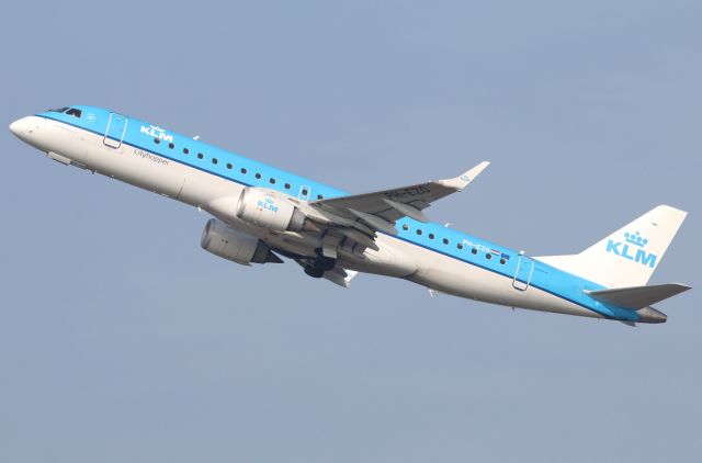 Embraer ERJ-190 (PH-EZO)