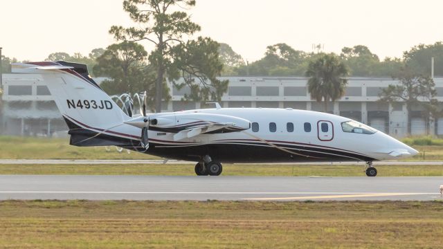 Piaggio P.180 Avanti (N493JD)