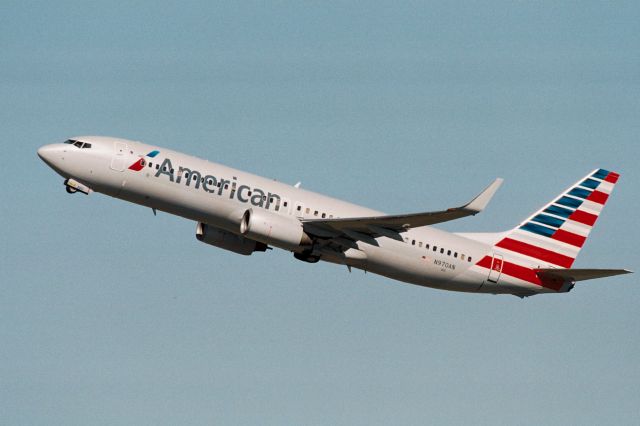 Boeing 737-800 — - Departing runway 33L in KBOS