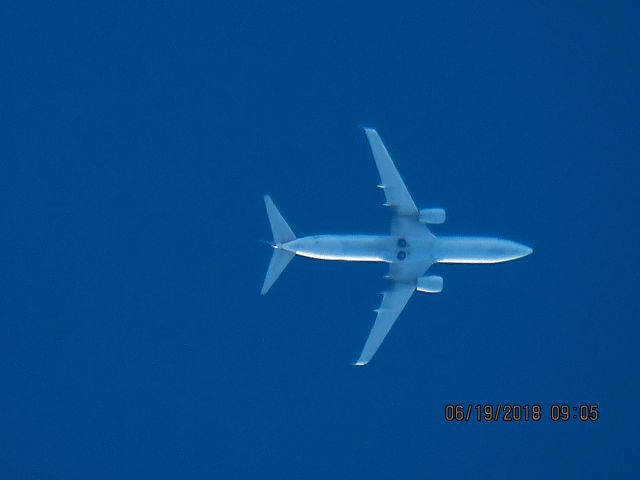 Boeing 737-800 (N830NN)