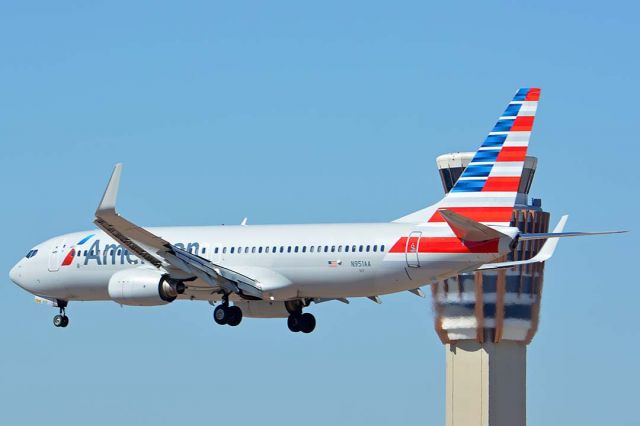 Boeing 737-800 (N951AA) - American Boeing 737-823 N951AA at Phoenix Sky Harbor on October 7, 2017. 