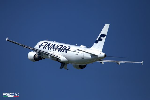 Airbus A320 (OH-LXB) - PSC Verona - Piti Spotter Club Verona