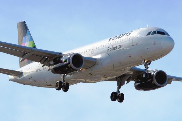 Airbus A320 (N521VL) - 4 approach.