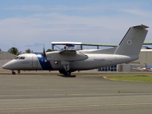 de Havilland Dash 8-200 (N801MR)