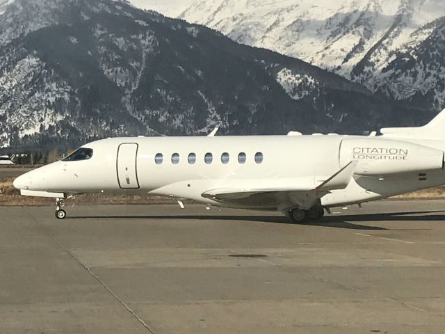 Cessna Citation Longitude (N704CL)