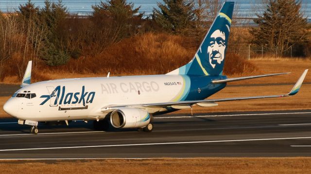 Boeing 737-700 (N625AS) - Alaska Air Cargo ASA7029/AS7029 from Anchorage (PANC/ANC) taxiing down runway 8/26 after a runway 1 landing.br /Reg: N625ASbr /MSN: 30792br /Type: Boeing 737-790BDSF--B737--73Wbr /Photo date: 11-12-24br /Upload date: 11-13-24