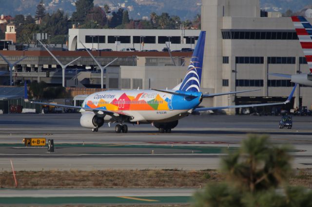 Boeing 737-800 (HP-1825CMP)