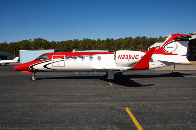 Learjet 31 (N239JC)