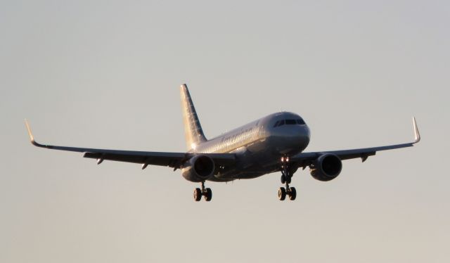 Airbus A319 (N8027D)
