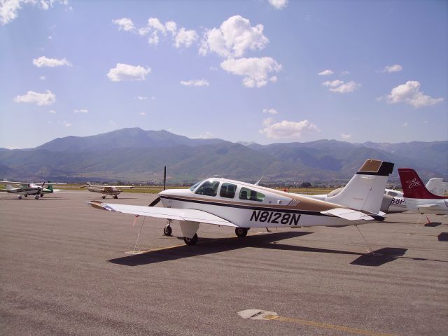 Beechcraft Bonanza (33) (N8128N)