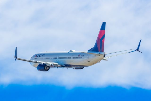 Boeing 737-900 (N845DN) - A Delta Airlines 737-900 taking off from PHX on 2/11/23 during the Super Bowl rush. Taken with a Canon R7 and Canon EF 100-400 II L lens.