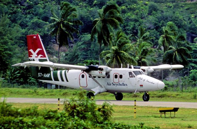 De Havilland Canada Twin Otter (S7-AAR) - 1993 - TO from Praslin Airport