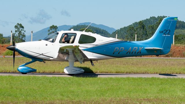 Cirrus SR-22 (PP-ARX)