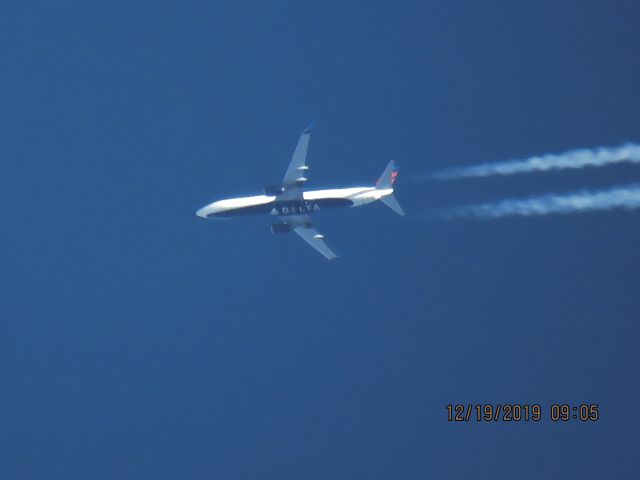Boeing 737-900 (N862DN)