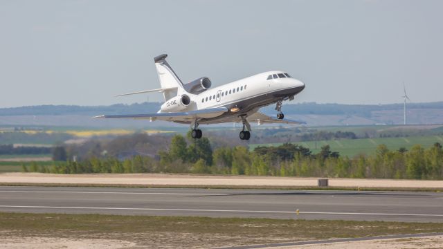 Dassault Falcon 900 (CS-EME)