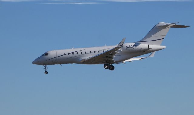 Bombardier Global 5000 (N20RG) - En finale, ce Bombardier Challenger 5000 a l'automne 2019.