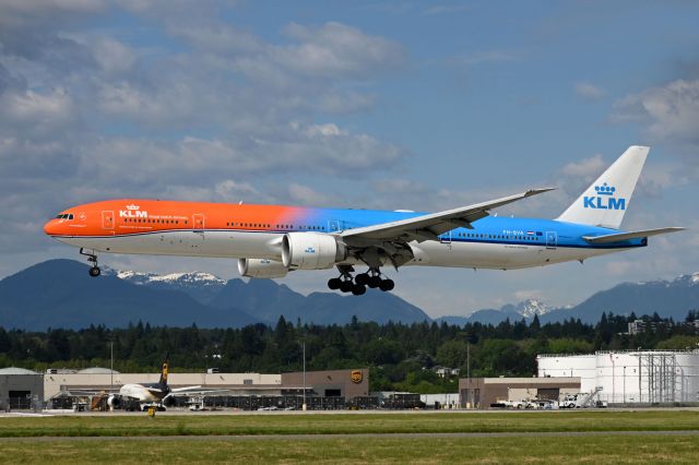 BOEING 777-300 (PH-BVA)