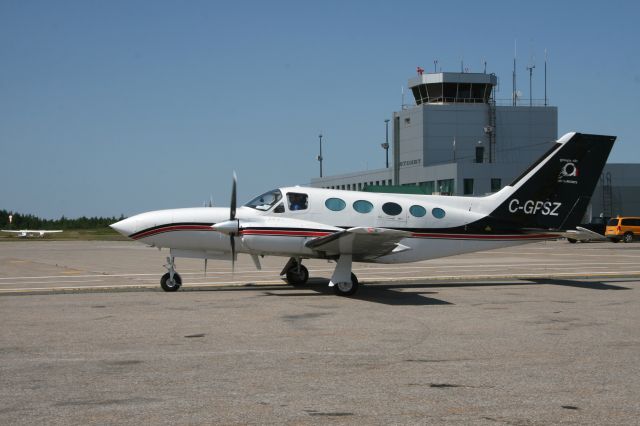 Cessna 421 (C-GPSZ)