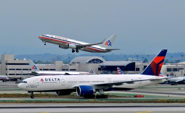 Boeing 777-200 (N702DN) - Spirit of Atlanta
