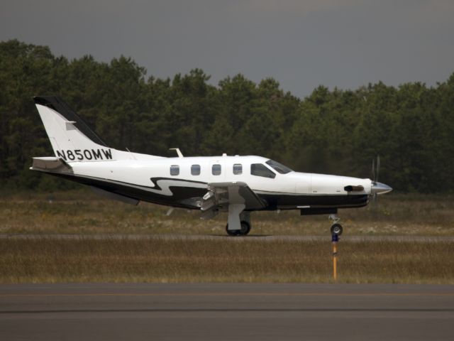 Socata TBM-850 (N850MW) - Landing runway 06. The fastest single engine turboprop in the market.