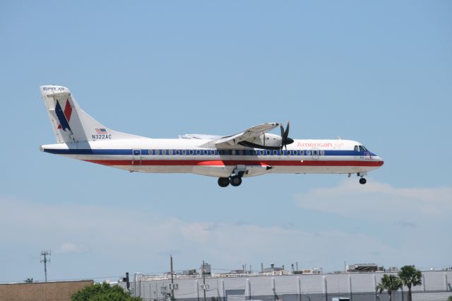 Aerospatiale ATR-72-500 (N322AC)