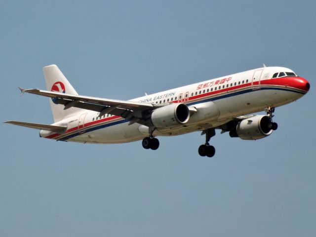 Airbus A320 (B-6673)