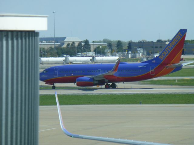 BOEING 737-300 (N445WN)